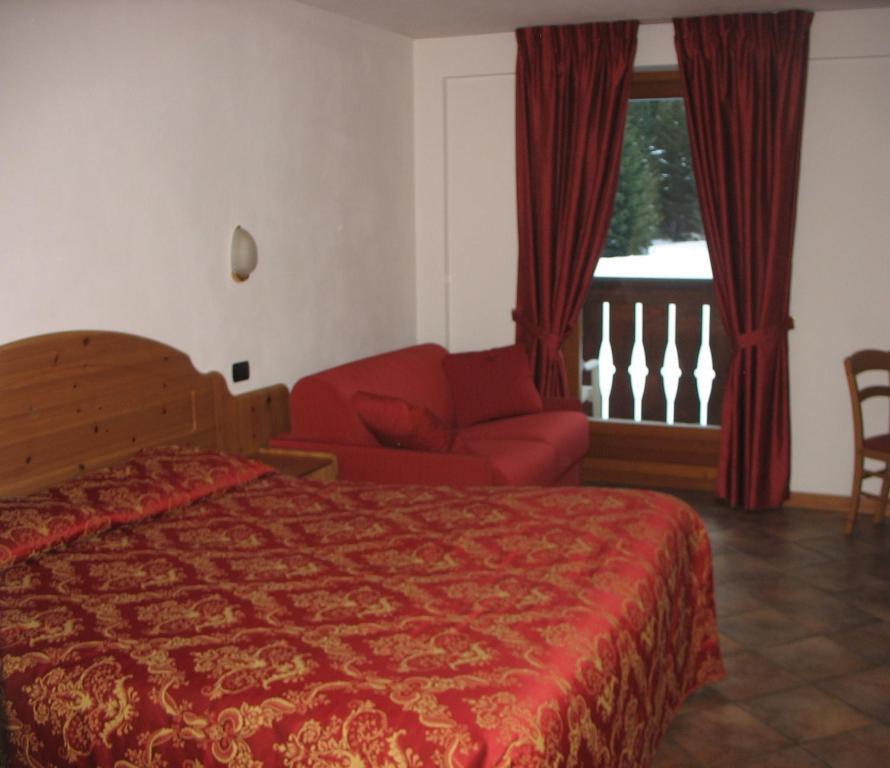 Hotel Cevedale Santa Caterina Valfurva Room photo